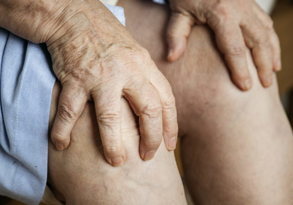 managing chronic knee pain